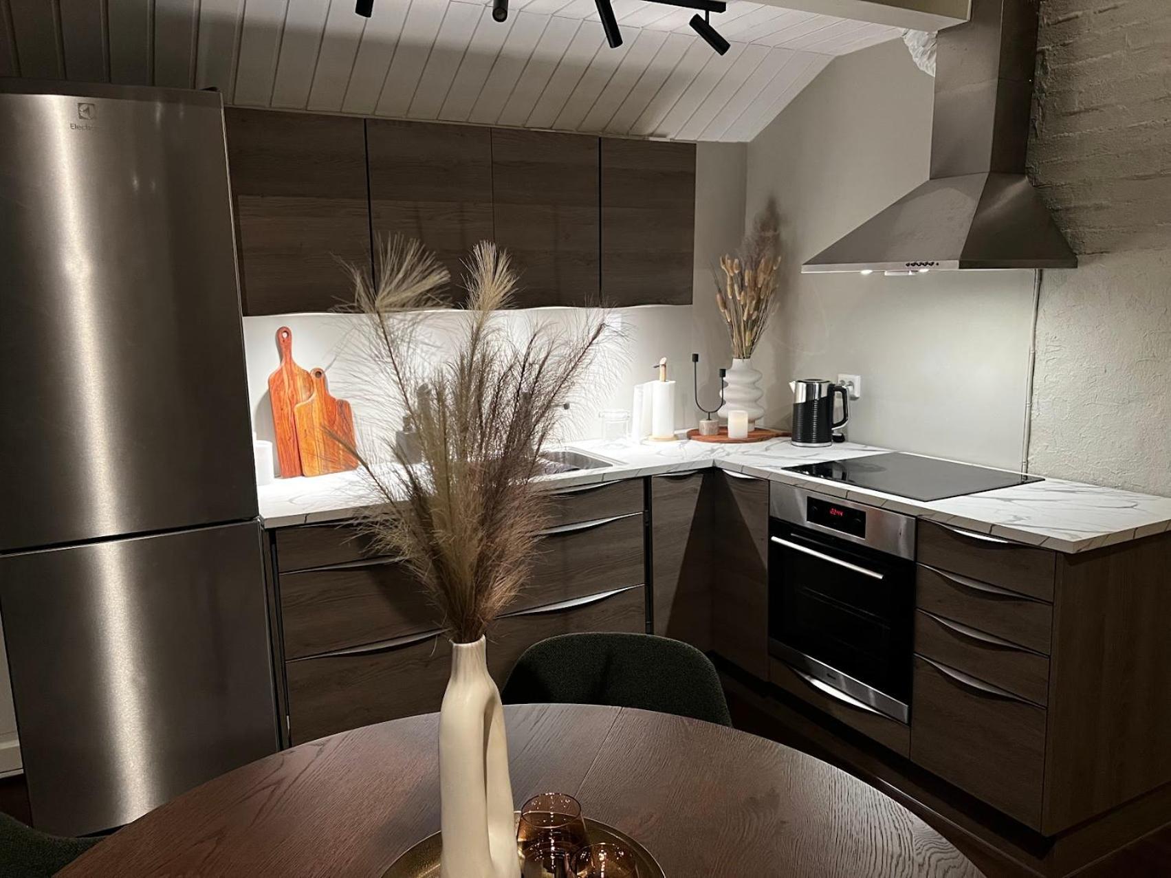 Charming Loft Retreat On Tromso'S Historic Main Street: 3-Minute Stroll To City Square Exterior foto