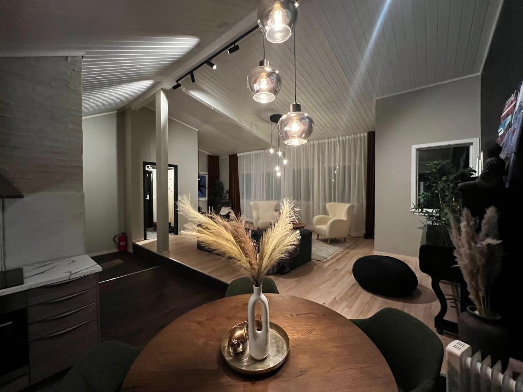 Charming Loft Retreat On Tromso'S Historic Main Street: 3-Minute Stroll To City Square Exterior foto